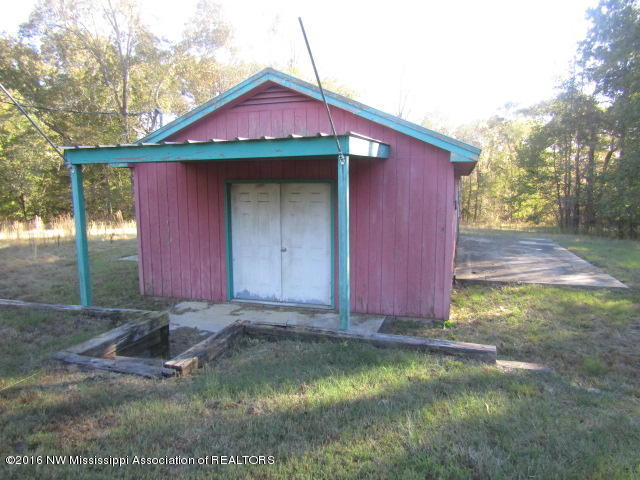 1613 Jr Johnson Road Sardis, MS 38666 - Photo 4 of 25 IMG_3399