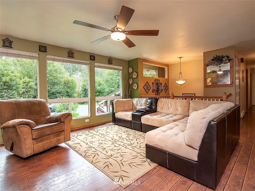 21030 Echo Lake Road Snohomish, WA 98296 - Photo 3 of 25 Gallery Image 3