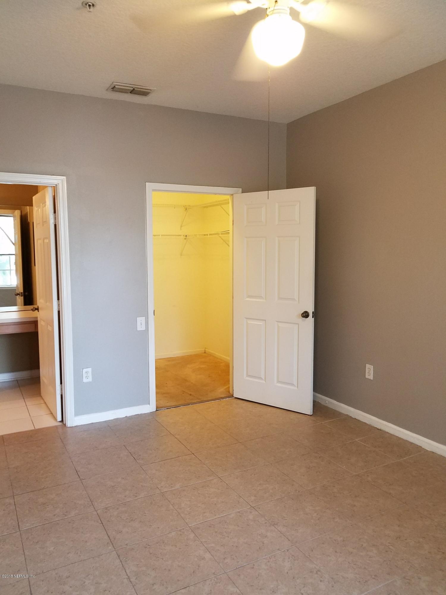 10550 Baymeadows Road, Unit 525 Jacksonville, FL 32256 - Photo 13 of 14 3rd bdrm- walk-in-closet