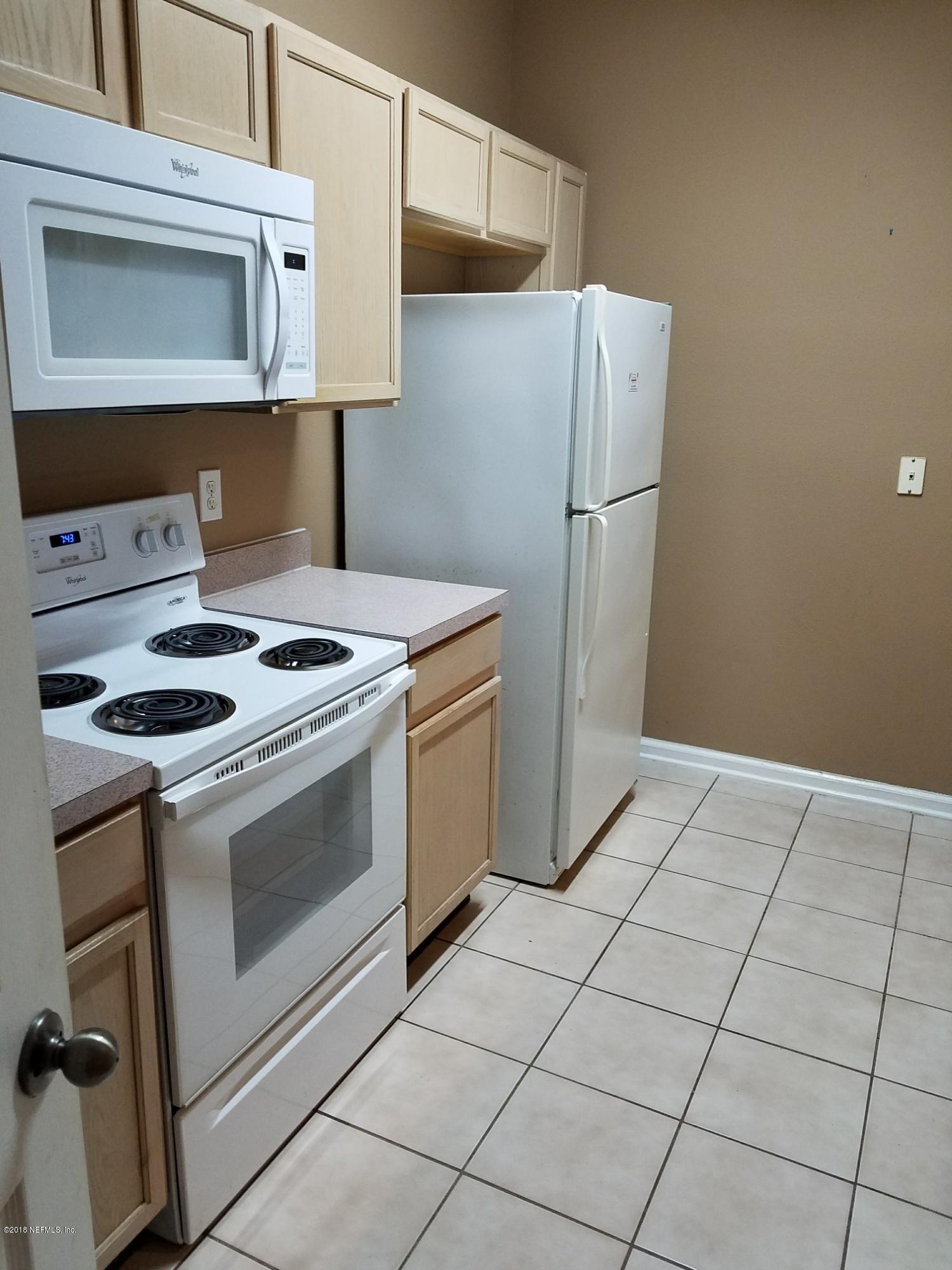 10550 Baymeadows Road, Unit 525 Jacksonville, FL 32256 - Photo 2 of 14 kitchen (2)