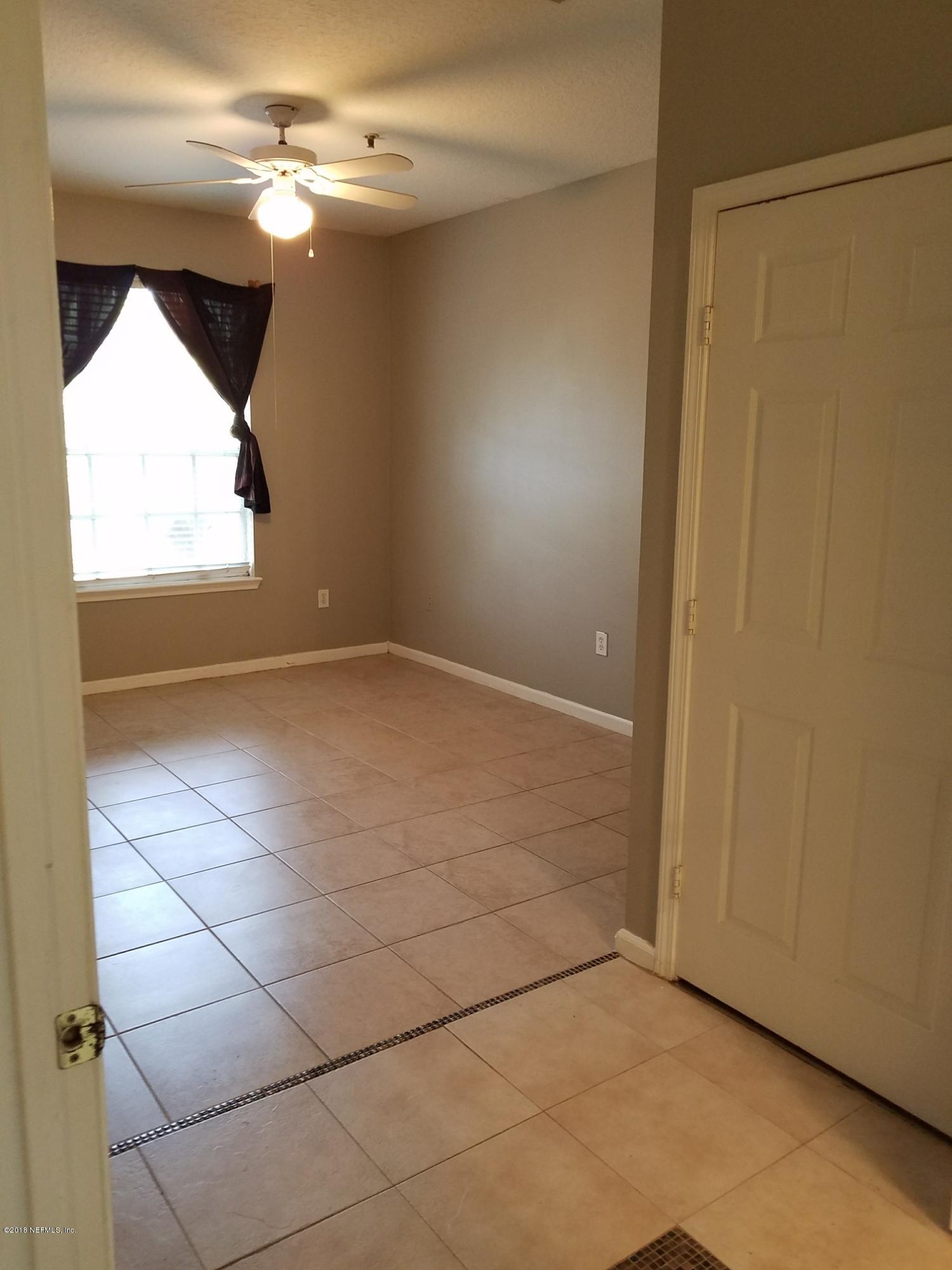 10550 Baymeadows Road, Unit 525 Jacksonville, FL 32256 - Photo 7 of 14 mstr bdrm