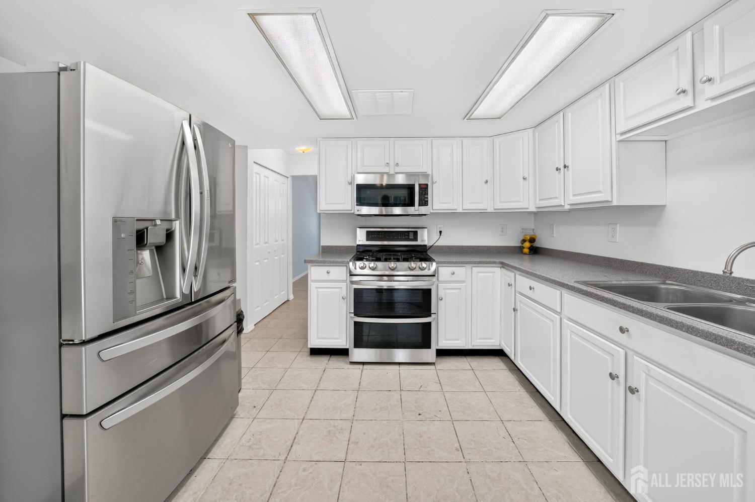 15 Harper Road Monmouth Junction, NJ 08852 - Photo 11 of 39