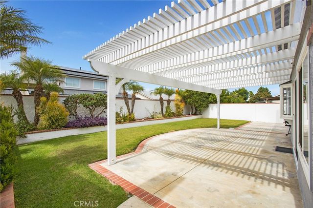 $1,600,000 | 20881 Woodlea Lane, Huntington Beach, CA 92646