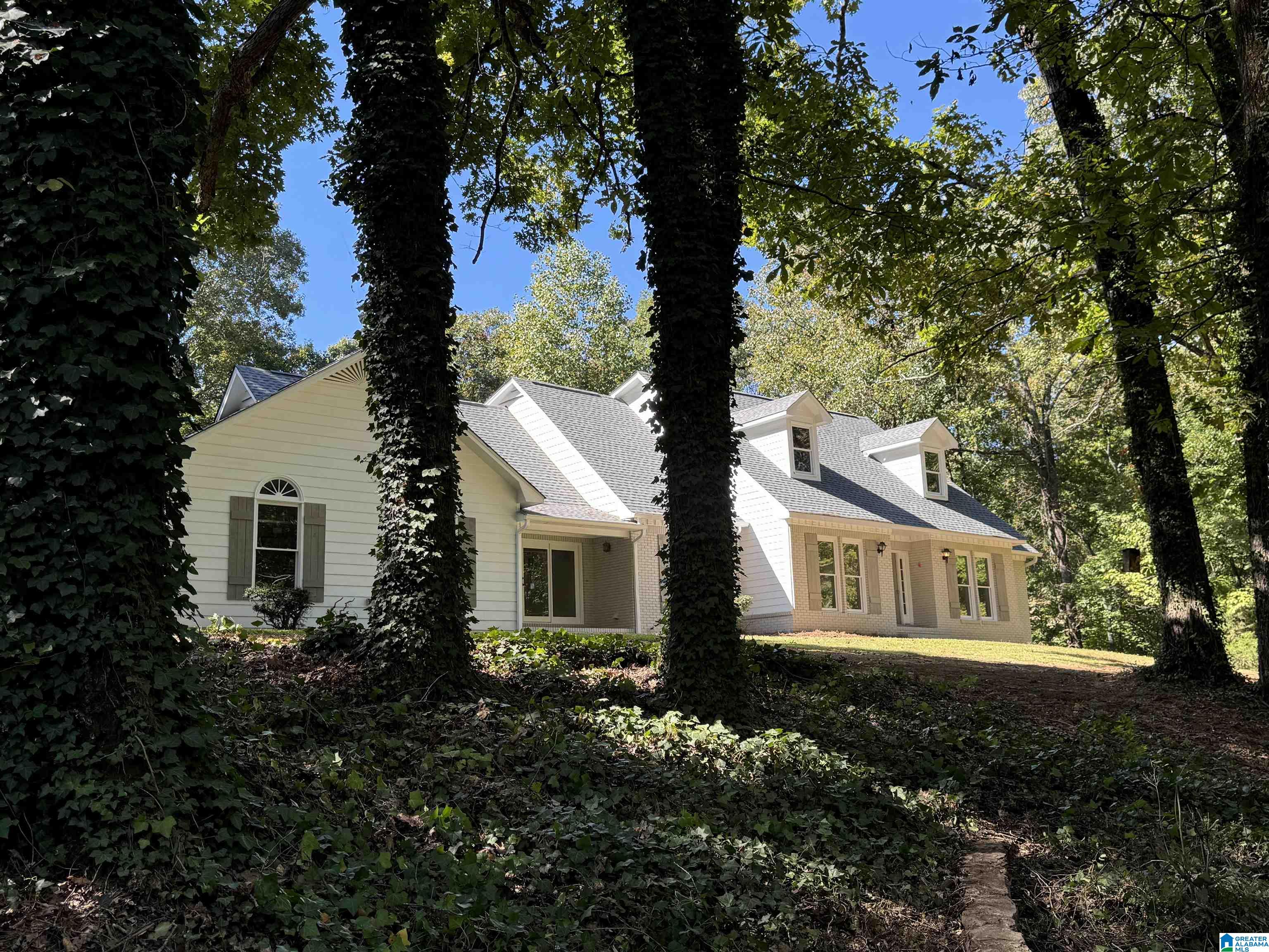 660 Canyon Ridge Road Sylacauga, AL 35151 - Photo 2 of 87