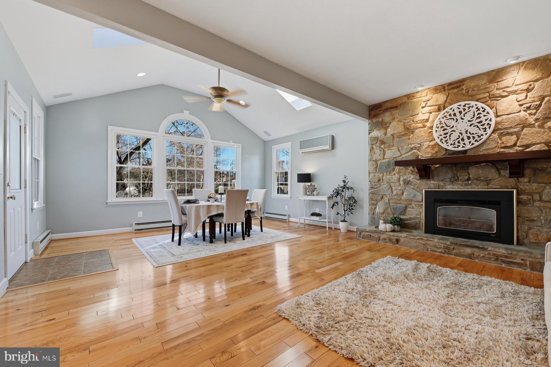 7867 Chestnut Leaf Road Severn, MD 21144 - Photo 12 of 49 Great room!