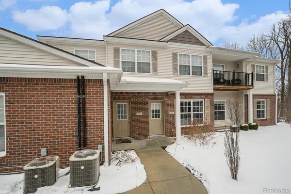 $249,999 | 911 Watercress Lane, Fenton, MI 48430