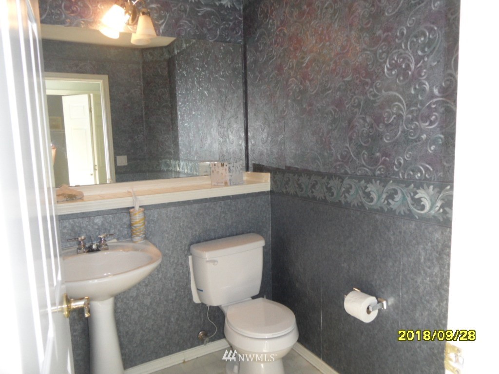 2013 187th Place Southeast Bothell, WA 98012 - Photo 4 of 23