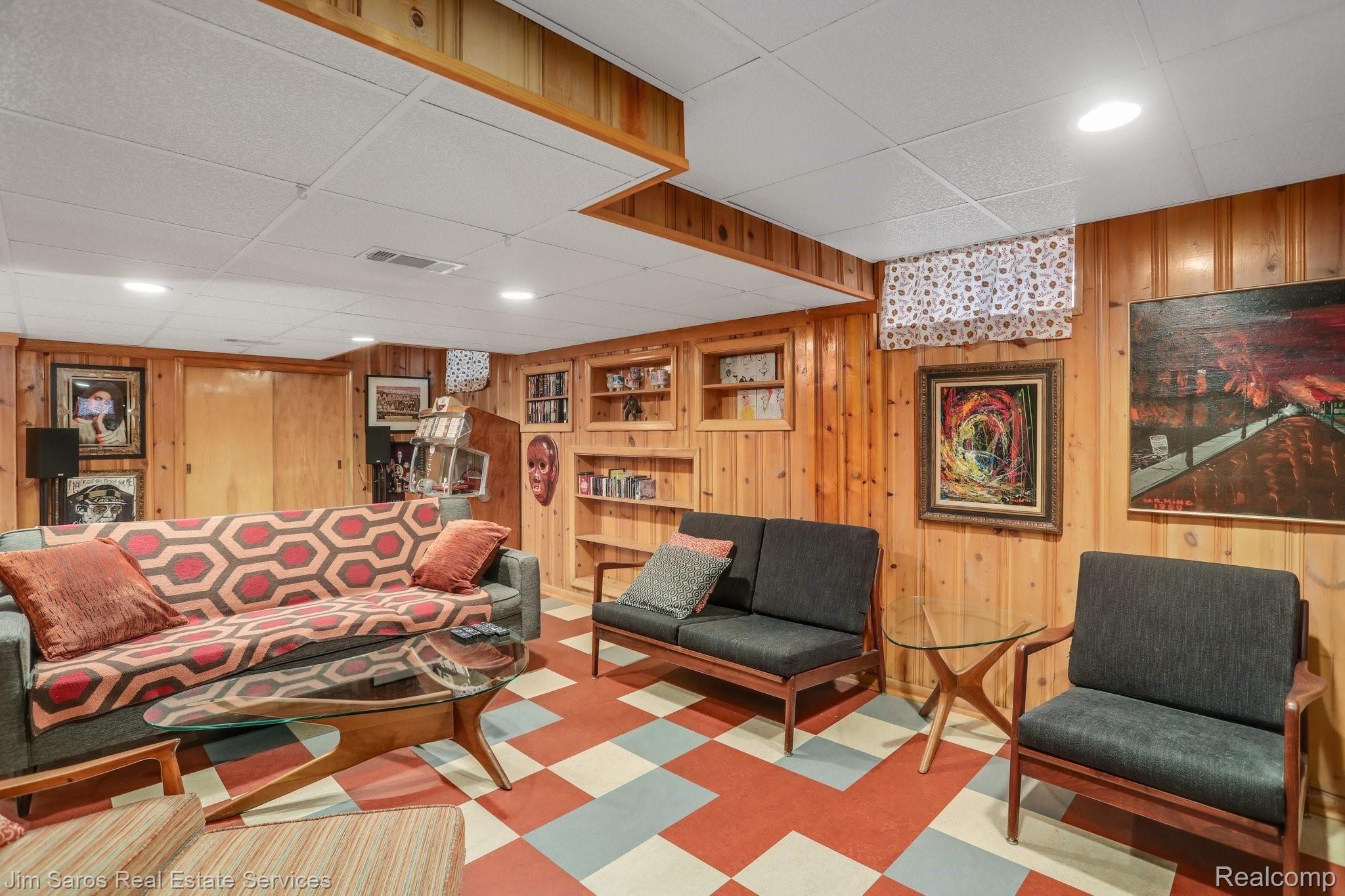 1729 Roslyn Road Grosse Pointe, MI 48236 - Photo 20 of 26 24-web-or-mls-1729 Roslyn Road Grosse Pointe Woods0024.jpg