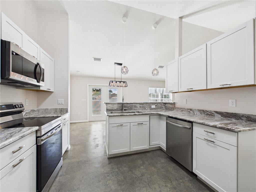 24 Pine Course Pass Ocala, FL 34472 - Photo 7 of 32