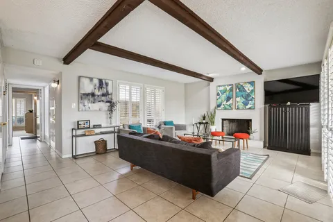 $275,000 | 213 Lido Street, Unit N2, Lakeway, TX 78734