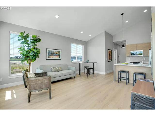 $989,000 | 16505 Northwest Liberty Street, Portland, OR 97229