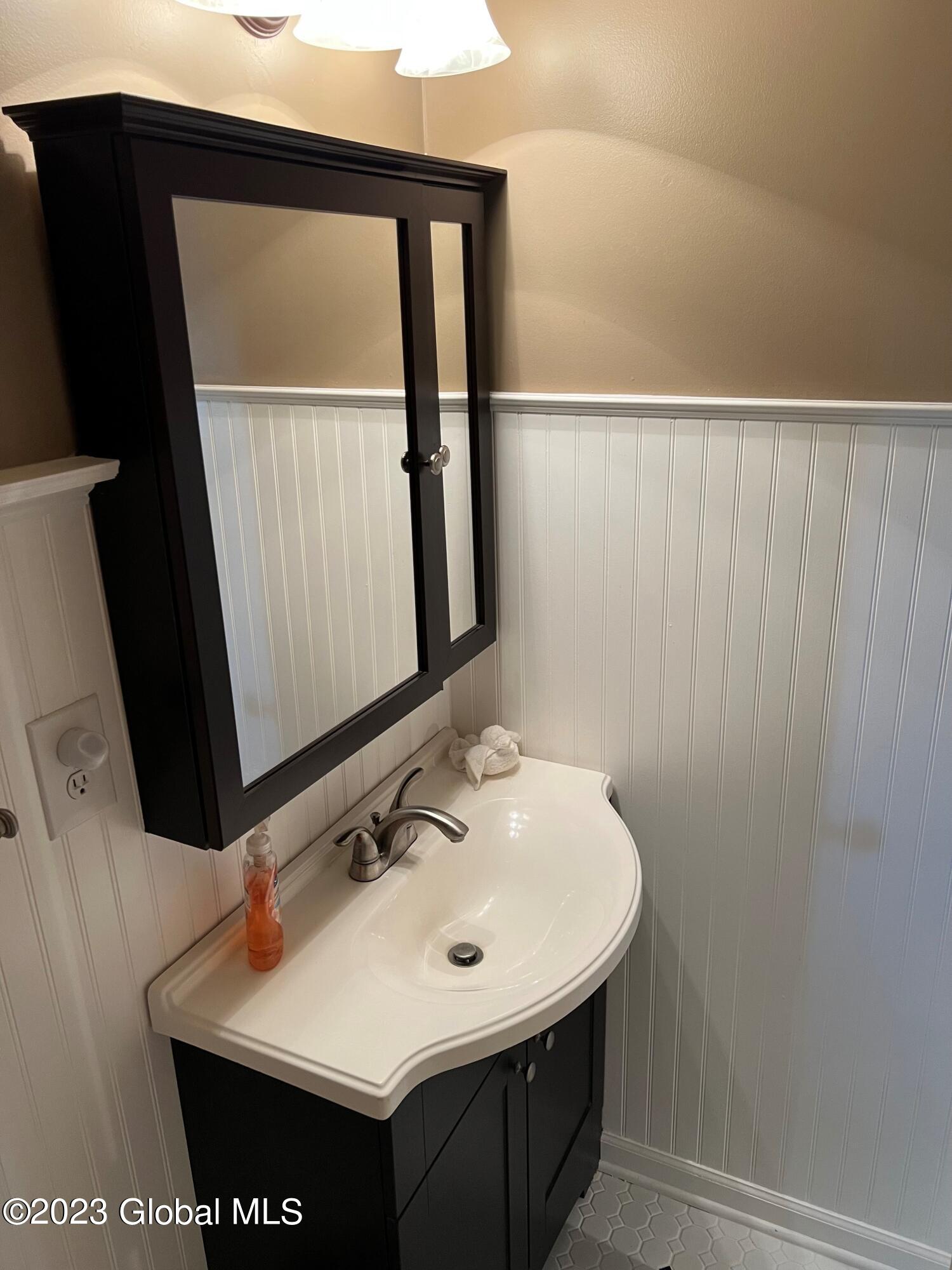 96 Schermerhorn Road Rotterdam, NY 12306 - Photo 17 of 39 Half Bathroom