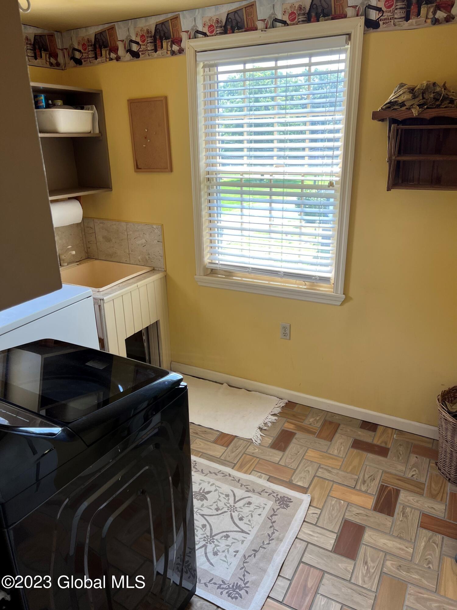 96 Schermerhorn Road Rotterdam, NY 12306 - Photo 21 of 39 Laundry