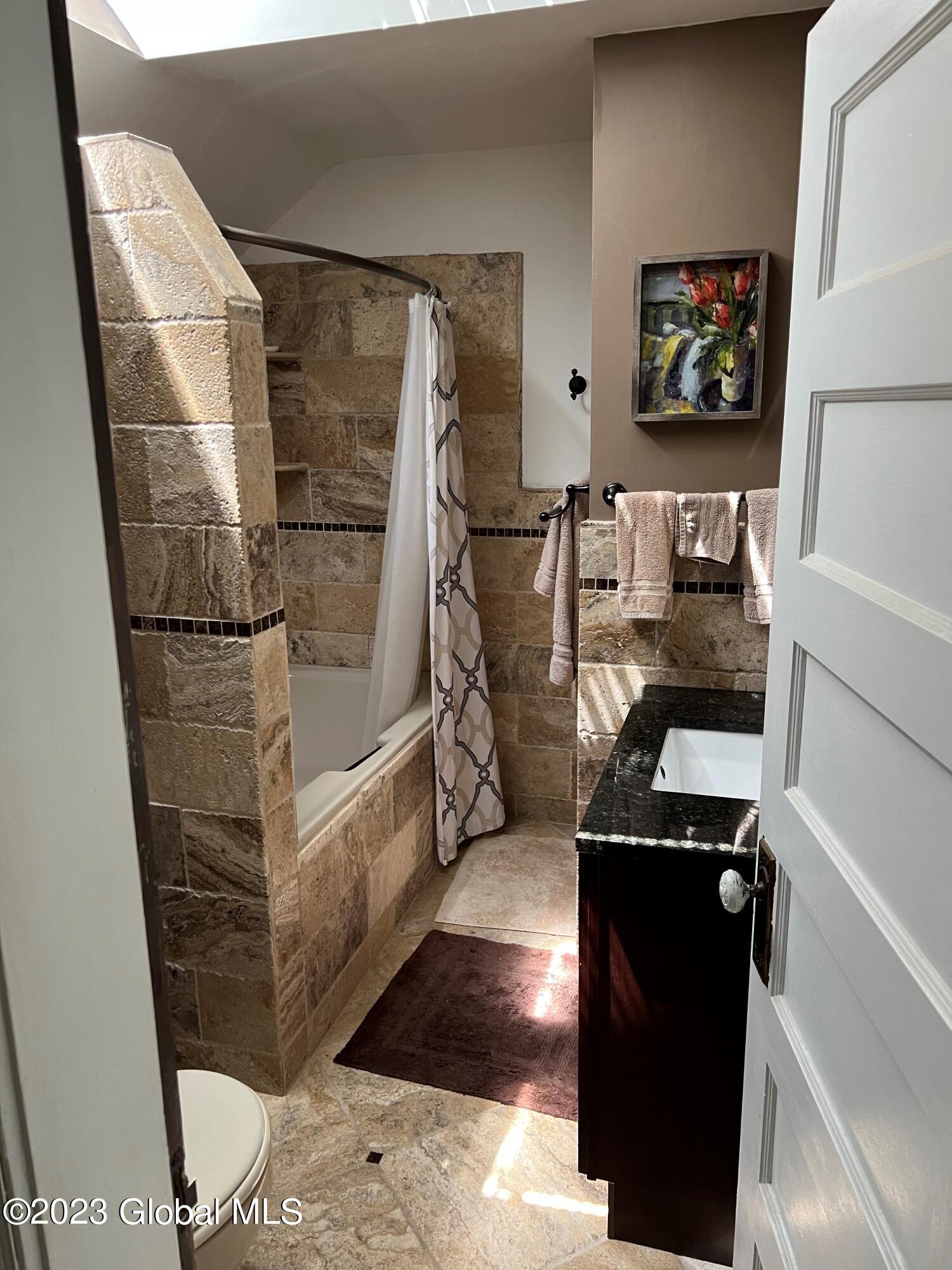 96 Schermerhorn Road Rotterdam, NY 12306 - Photo 22 of 39 Upstairs Bathroom