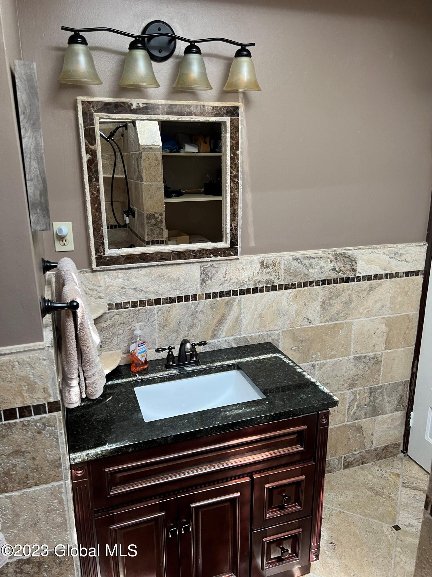 96 Schermerhorn Road Rotterdam, NY 12306 - Photo 24 of 39 Upstairs Bathroom