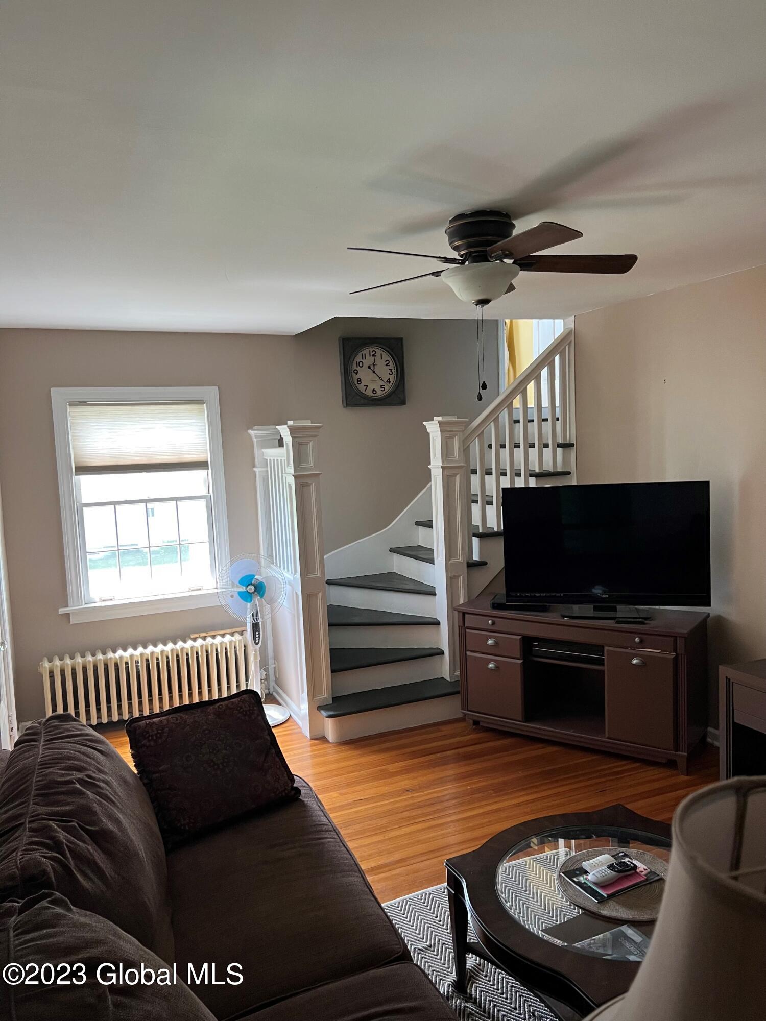 96 Schermerhorn Road Rotterdam, NY 12306 - Photo 8 of 39 Living Room
