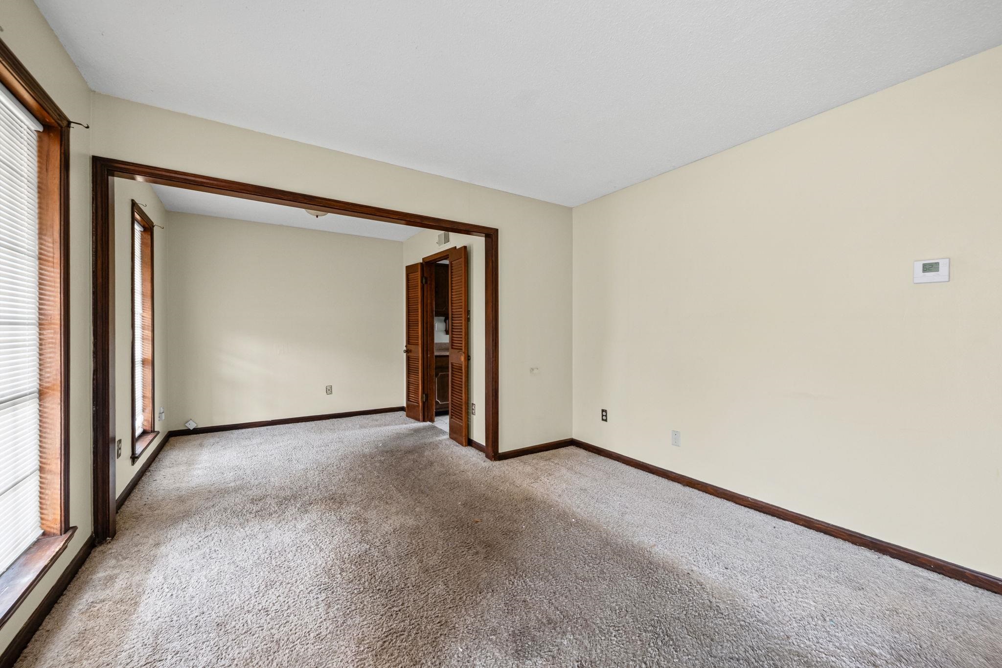 2967 Meadowfair Road Memphis, TN 38118 - Photo 5 of 19 an empty room with closet
