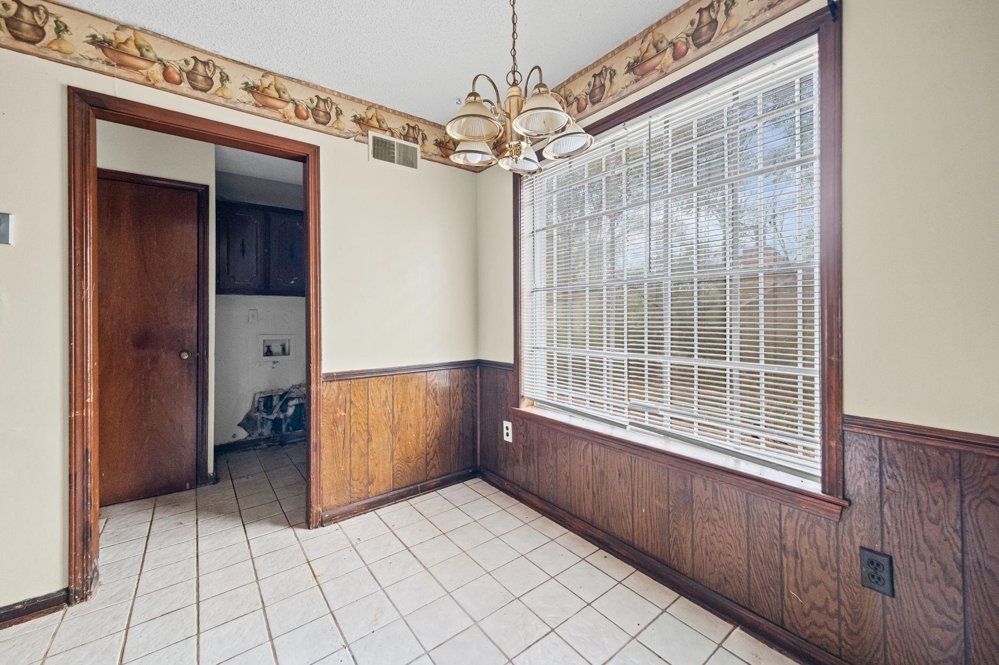 2967 Meadowfair Road Memphis, TN 38118 - Photo 9 of 19 a view of livingroom with furniture