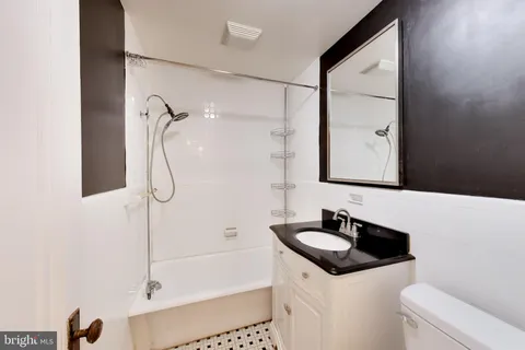 $359,000 | 5402 Connecticut Avenue Northwest, Unit 204, Washington, DC 20015