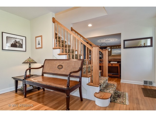 5N187 Elm Road Wayne, IL 60184 - Photo 5 of 25