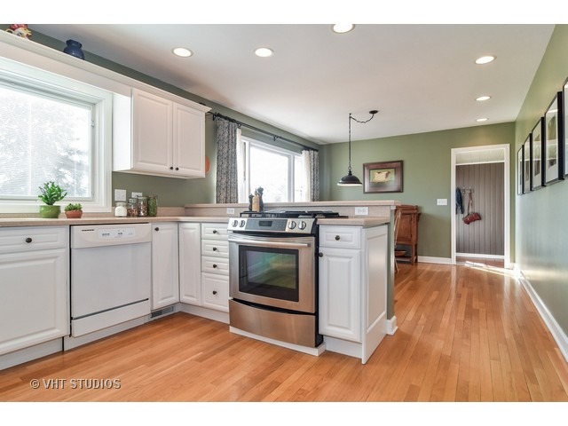 5N187 Elm Road Wayne, IL 60184 - Photo 8 of 25