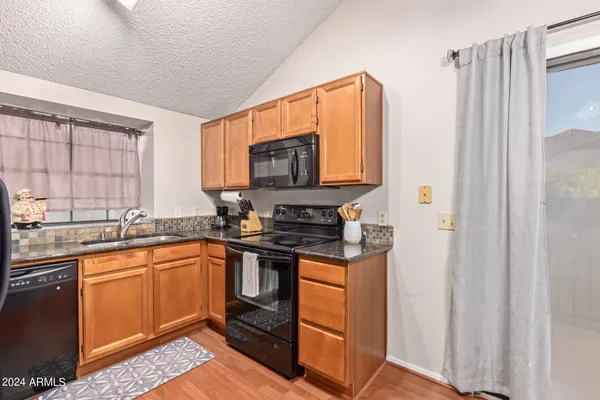 $2,000 | 921 West University Drive, Unit 1087, Mesa, AZ 85201