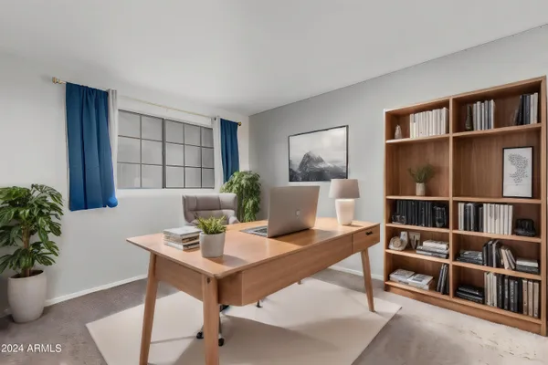 $2,000 | 921 West University Drive, Unit 1087, Mesa, AZ 85201