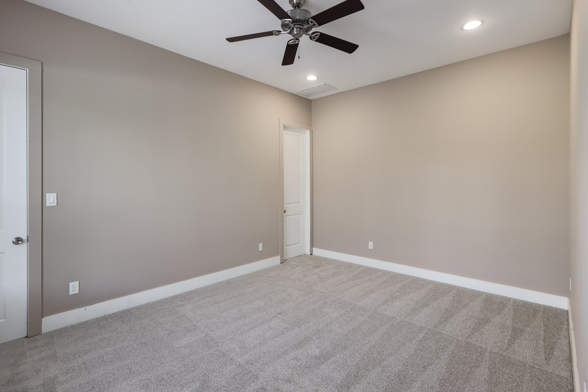 1704 Webberville Road Austin, TX 78721 - Photo 14 of 27 Gallery Image 14