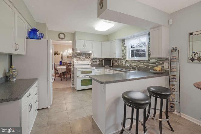 2177 Ambleside Court Frederick, MD 21702 - Photo 12 of 55 Remodeled kitchen towards DR