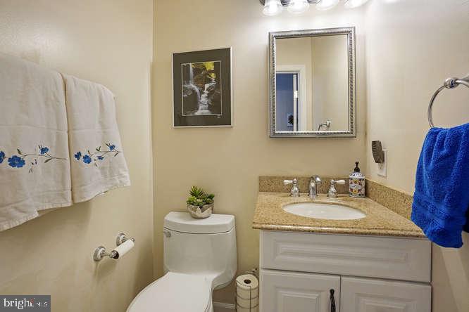 2177 Ambleside Court Frederick, MD 21702 - Photo 14 of 55 Main level hall powder rm between entrance & Kitch