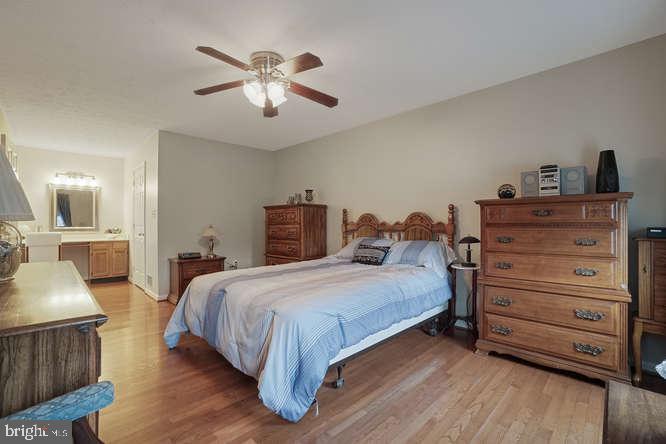 2177 Ambleside Court Frederick, MD 21702 - Photo 39 of 55 MBR towards dressing vanity area