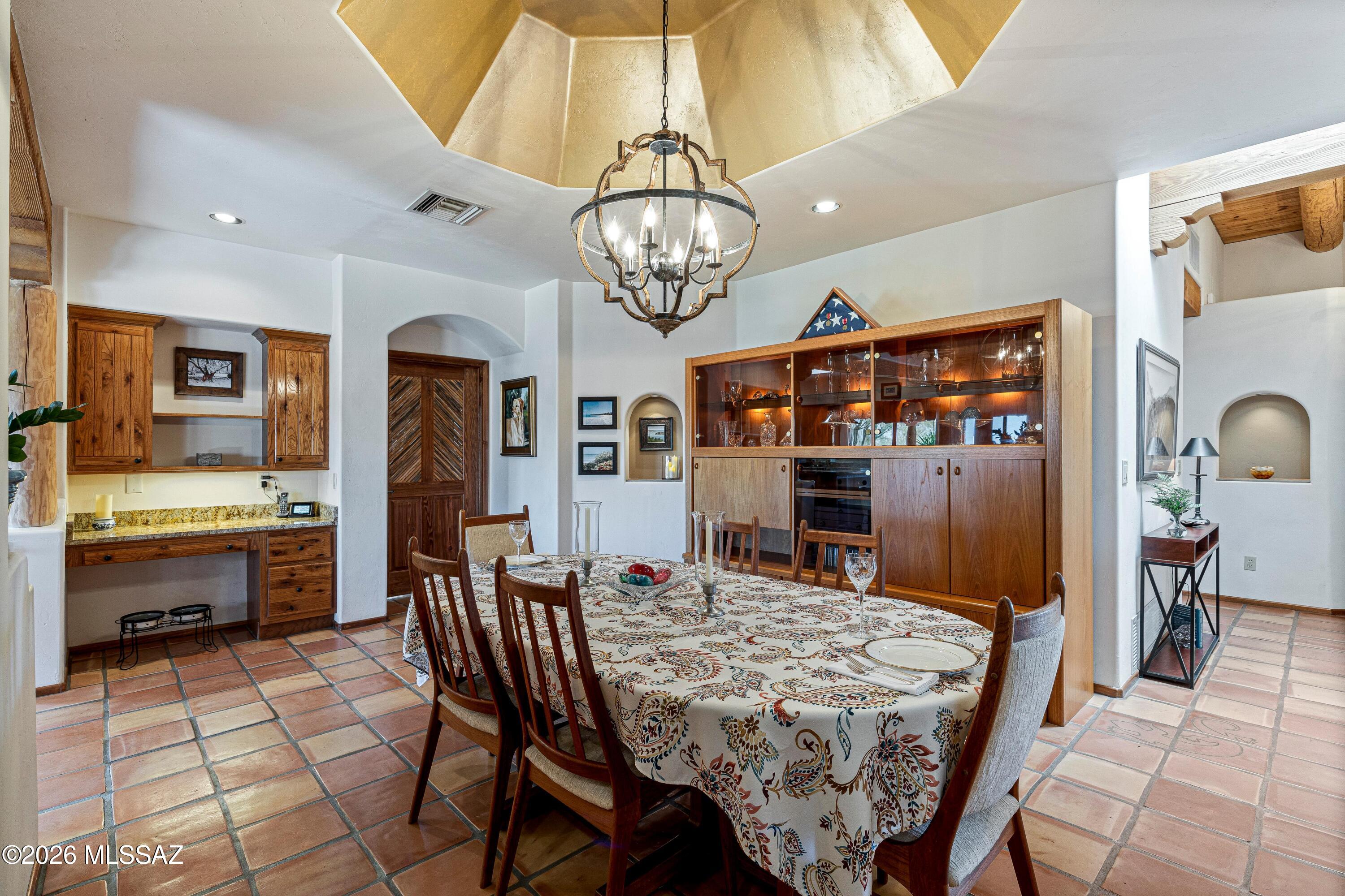 11160 East Golf Links Road Tucson, AZ 85730 - Photo 12 of 51 A perfectly situated dining room between the kitchen and living spaces.