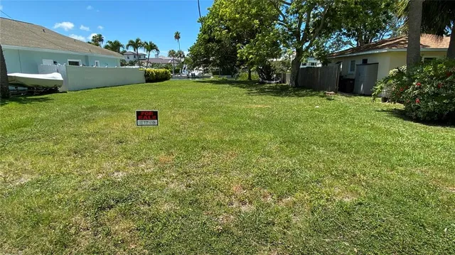 $895,000 | 321 12th Avenue, Indian Rocks Beach, FL 33785