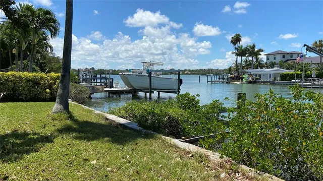 $895,000 | 321 12th Avenue, Indian Rocks Beach, FL 33785