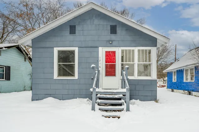 $99,999 | 1216 Broadway, Benton Harbor, MI 49022