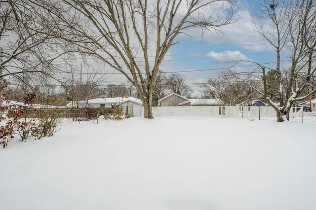 $99,999 | 1216 Broadway, Benton Harbor, MI 49022