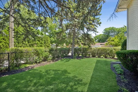 $899,900 | 9200 North Lowell Avenue, Skokie, IL 60076