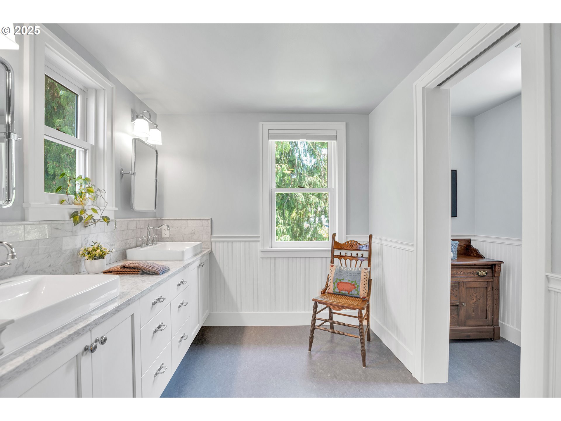 4800 Southwest Chestnut Place Beaverton, OR 97005 - Photo 23 of 47 Owner's Suite Bathroom