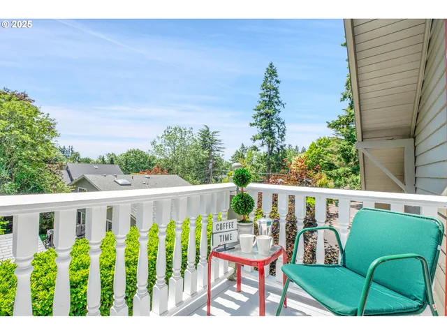 $949,000 | 4800 Southwest Chestnut Place, Beaverton, OR 97005