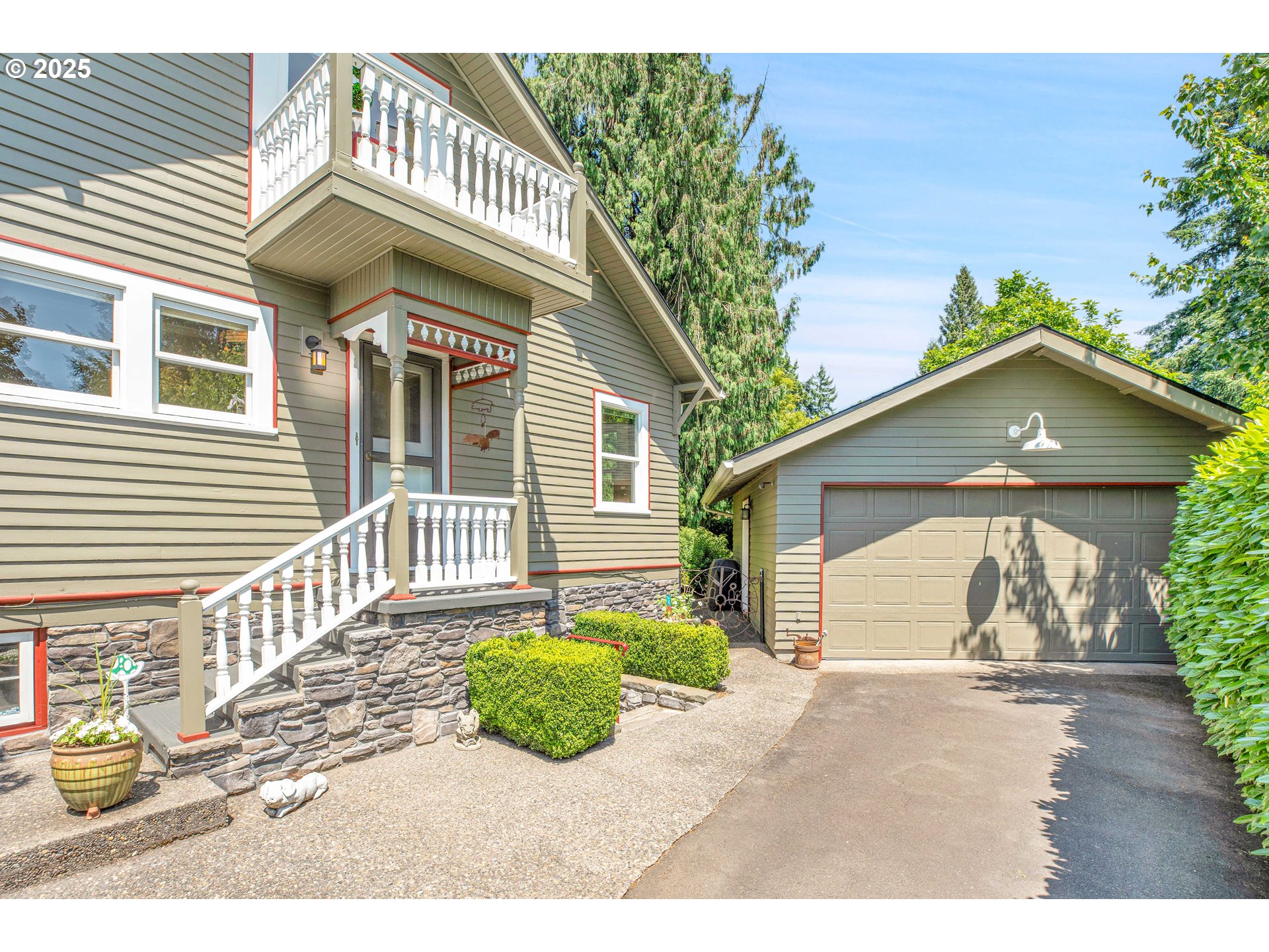4800 Southwest Chestnut Place Beaverton, OR 97005 - Photo 38 of 47 Driveway