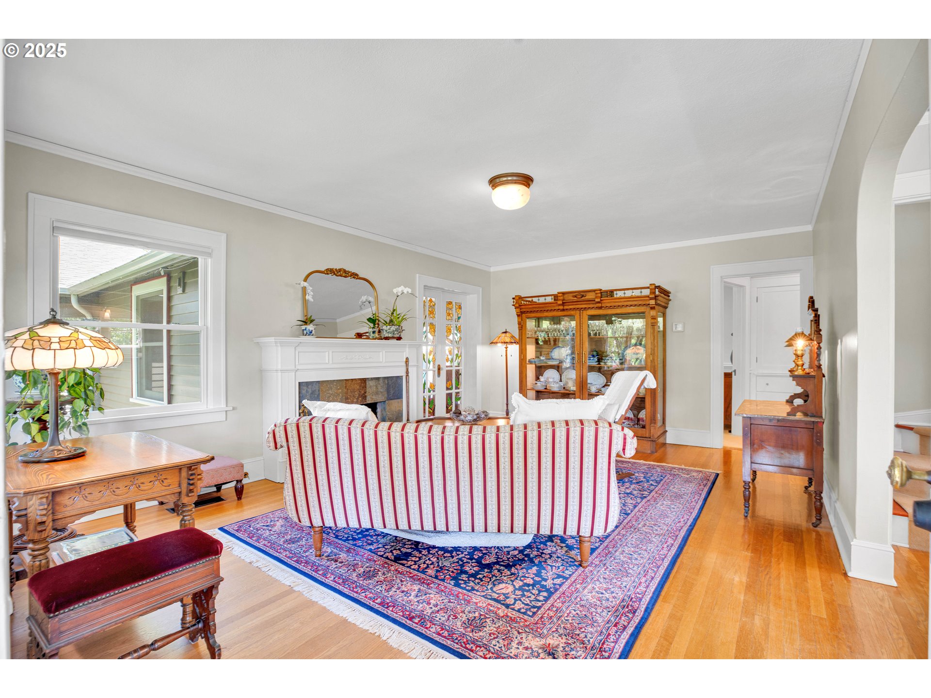 4800 Southwest Chestnut Place Beaverton, OR 97005 - Photo 6 of 47 Living Room
