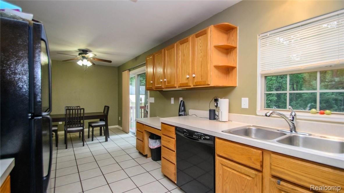 1621 Clark Lake Road Brighton, MI 48114 - Photo 28 of 49 CERAMIC TILE