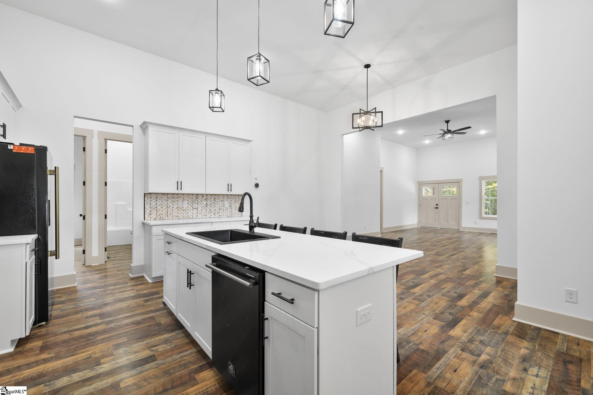 6025 Highway 101 Gray Court, SC 29645 - Photo 12 of 44