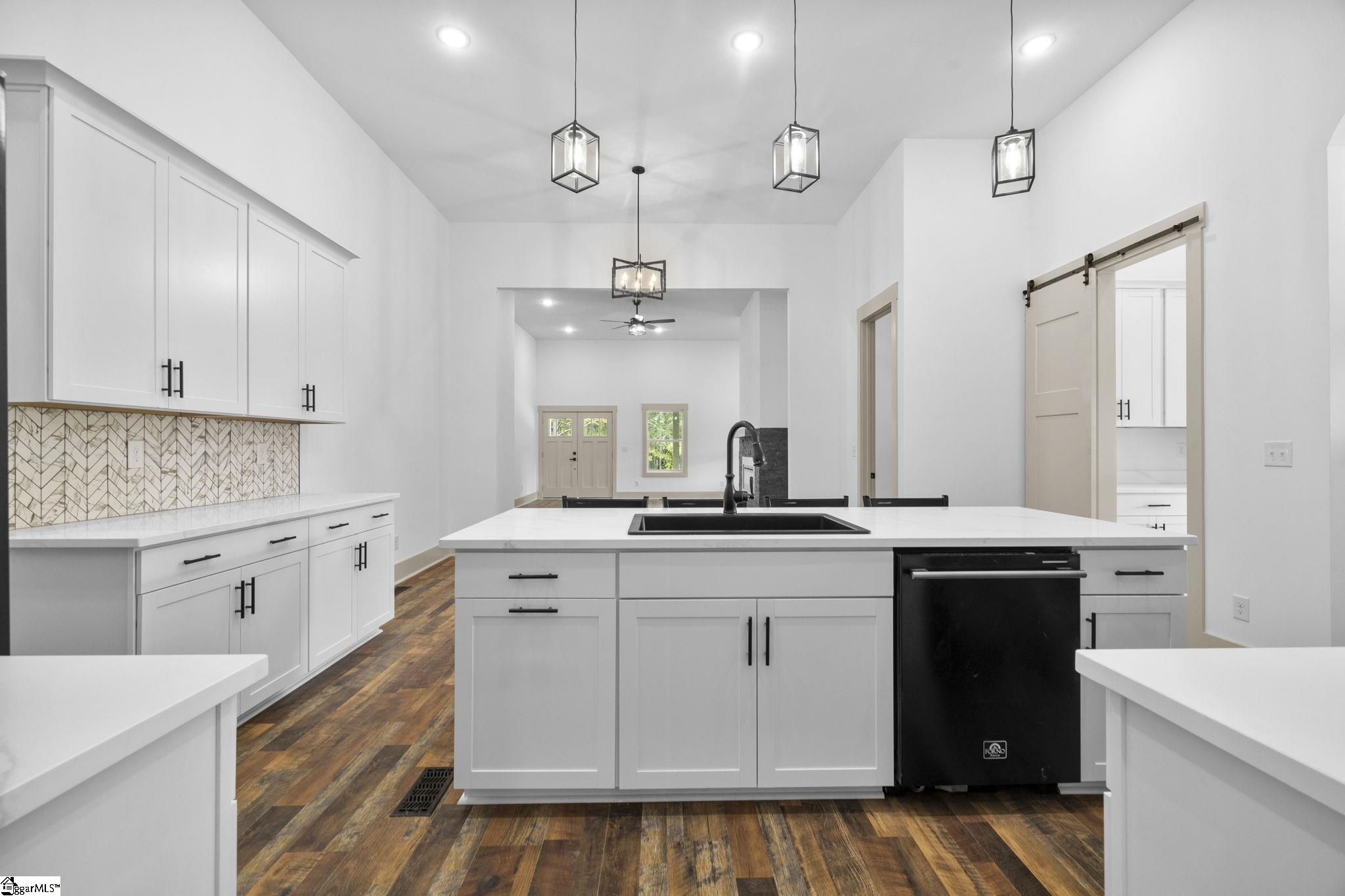 6025 Highway 101 Gray Court, SC 29645 - Photo 13 of 44