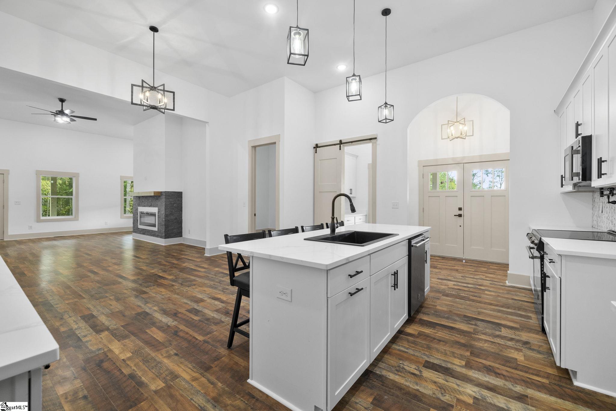 6025 Highway 101 Gray Court, SC 29645 - Photo 14 of 44