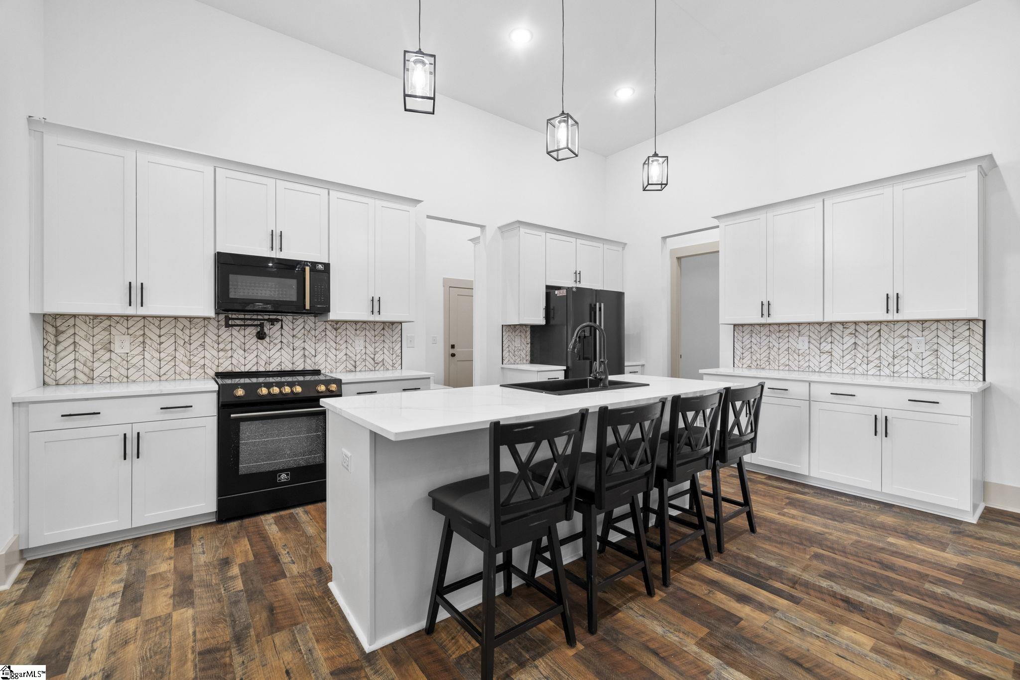 6025 Highway 101 Gray Court, SC 29645 - Photo 8 of 44