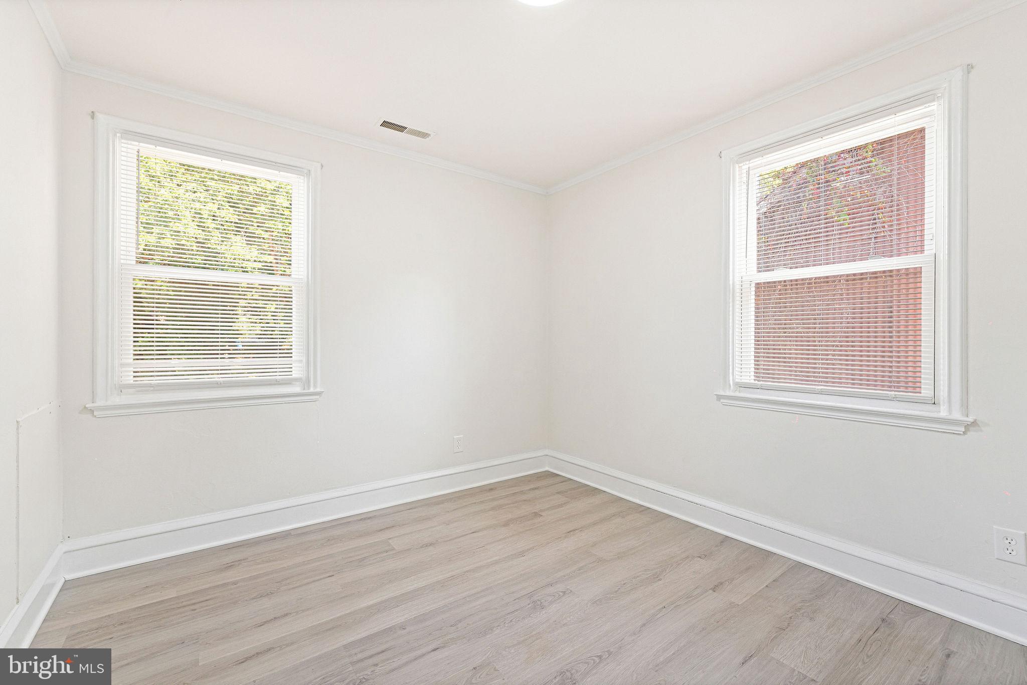 115 Chestnut Street Salem, NJ 08079 - Photo 23 of 34 an empty room with a window