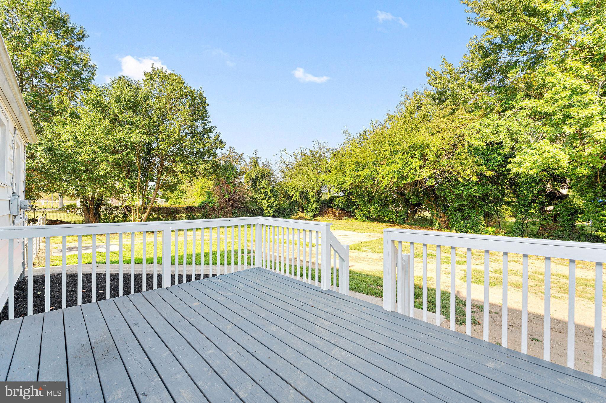 115 Chestnut Street Salem, NJ 08079 - Photo 27 of 34 a view of balcony with wooden floor and fence