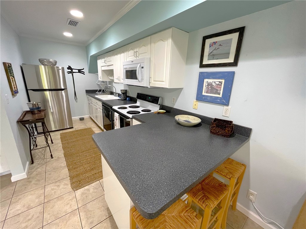 240 Peachtree Street St. Simons Island, GA 31522 - Photo 21 of 38