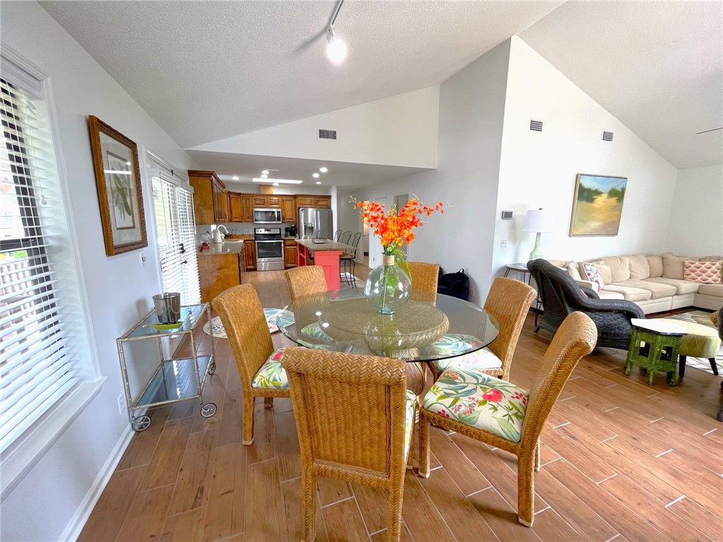 240 Peachtree Street St. Simons Island, GA 31522 - Photo 9 of 38